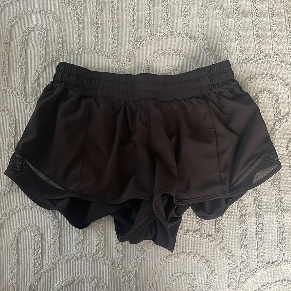 Lululemon hotty hot shorts 2.5